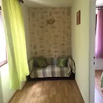 Apartment Violet