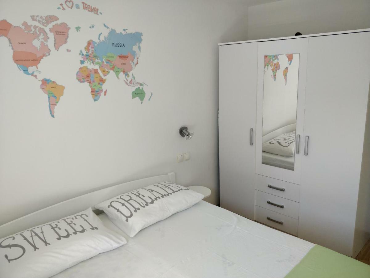 Violet Apartman